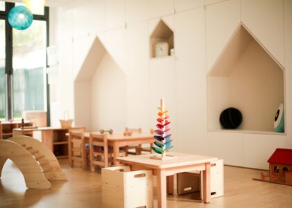CRÈCHE AUX PÉDAGOGIES ACTIVES MONTESSORI-REGGIO EMILIA