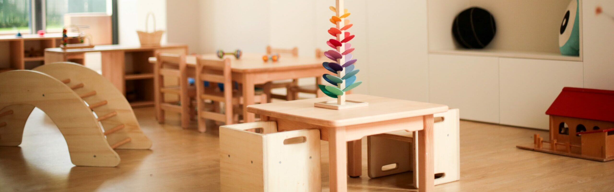 CRÈCHE AUX PÉDAGOGIES ACTIVES MONTESSORI-REGGIO EMILIA